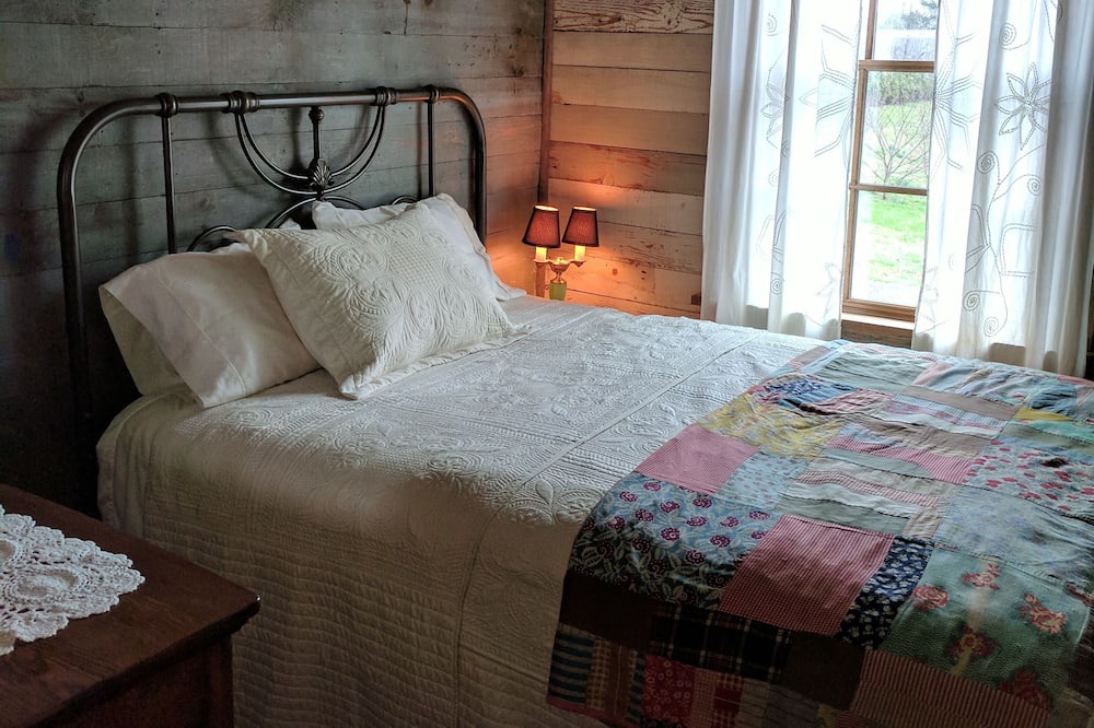 Photo of Bedroom in Traphill