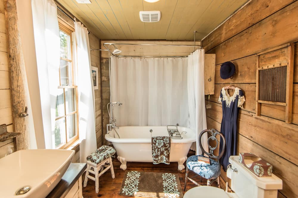 Photo of Bathroom in Traphill