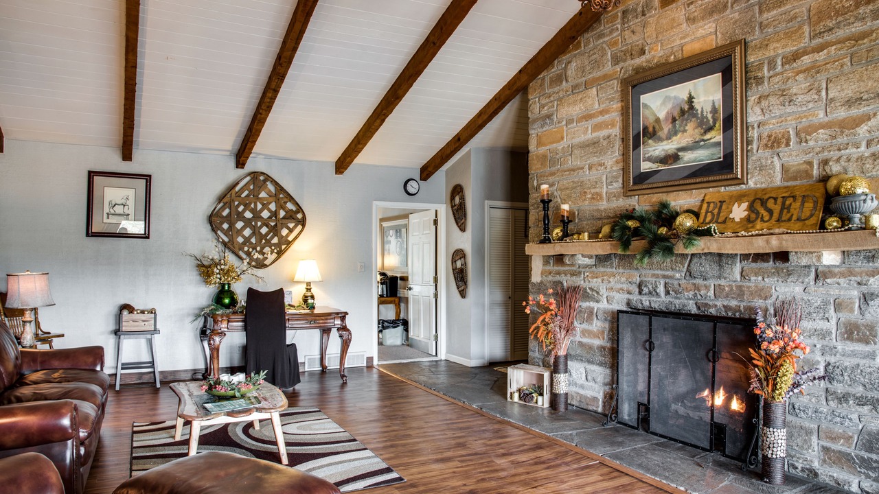 Photo of Livingroom in Blowing Rock