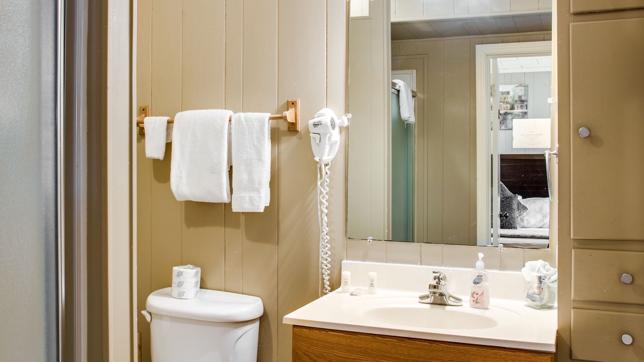 Photo of Bathroom in Blowing Rock