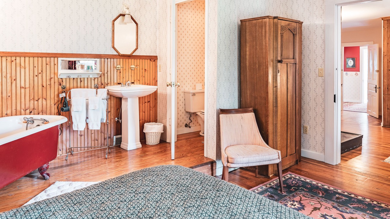 Photo of Bathroom in Black Mountain
