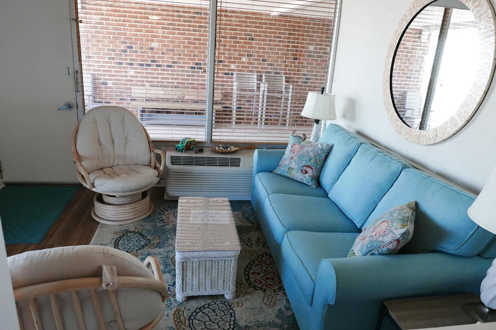 Photo of Livingroom in Atlantic Beach