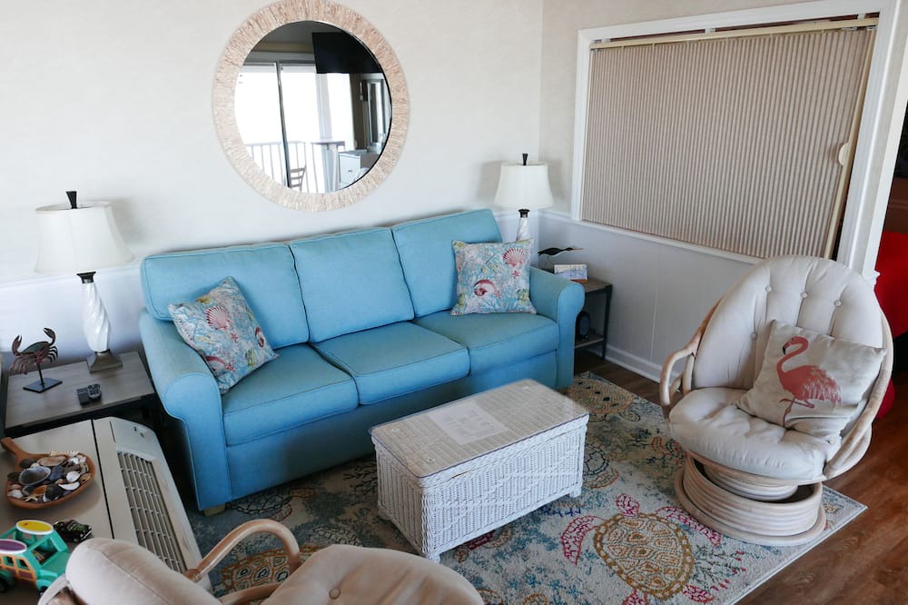 Photo of Livingroom in Atlantic Beach