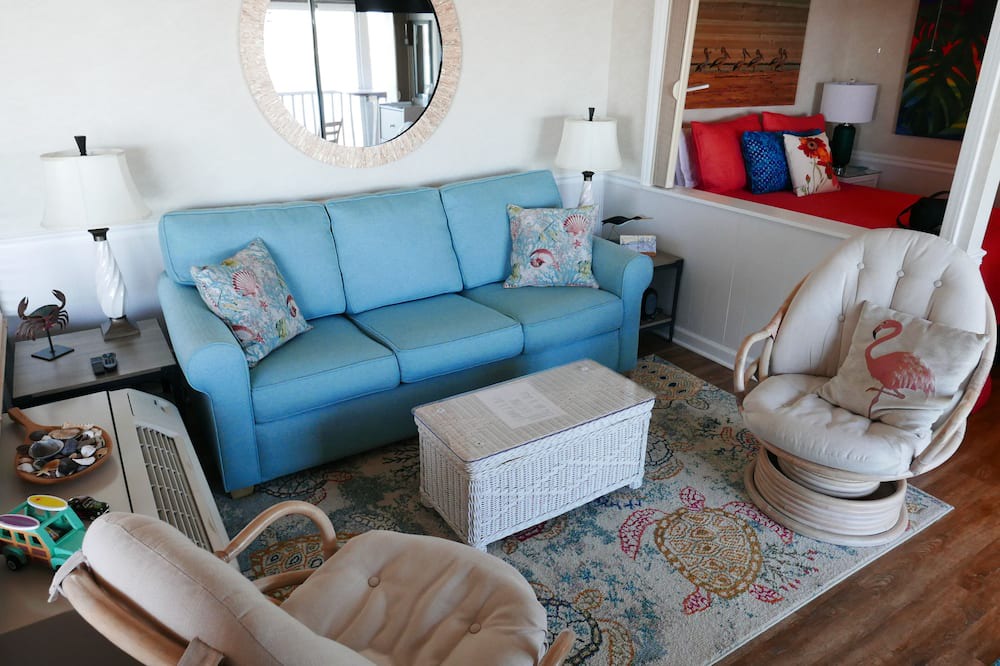 Photo of Livingroom in Atlantic Beach