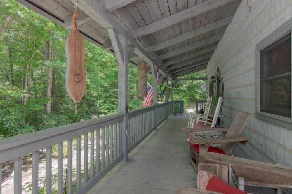 Photo of Outdoor in Hendersonville