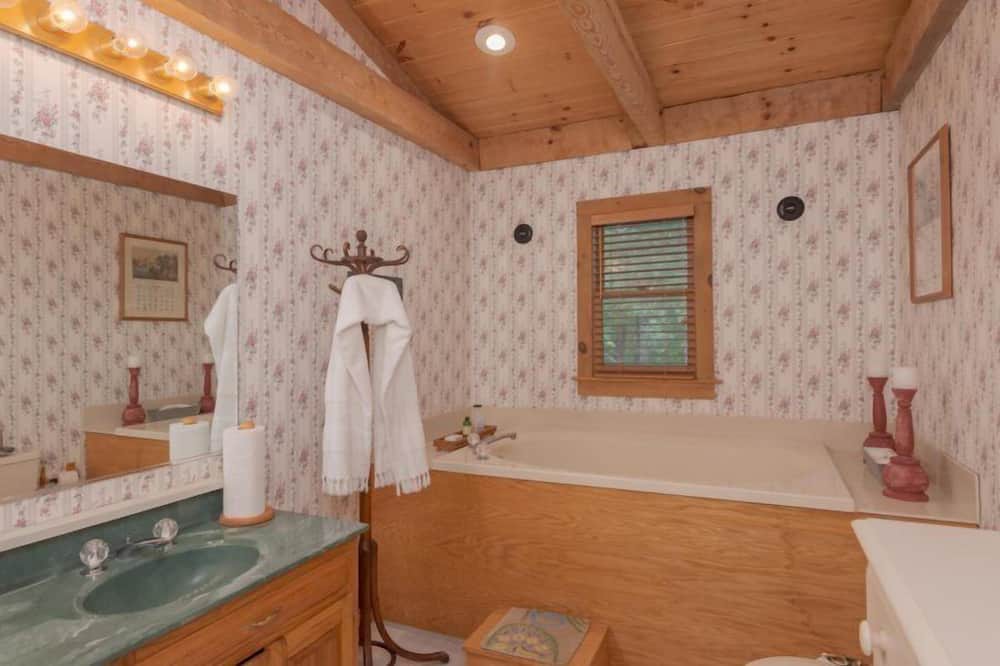 Photo of Bathroom in Hendersonville