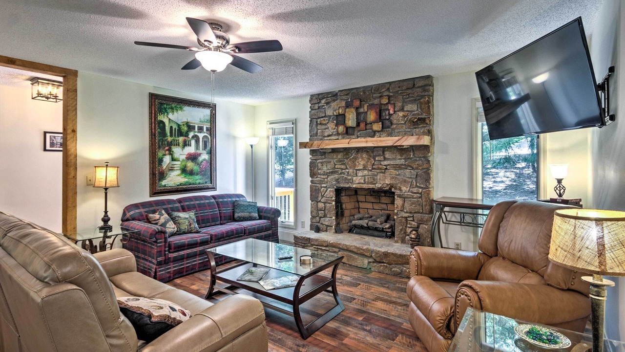 Photo of Livingroom in Royal Pines