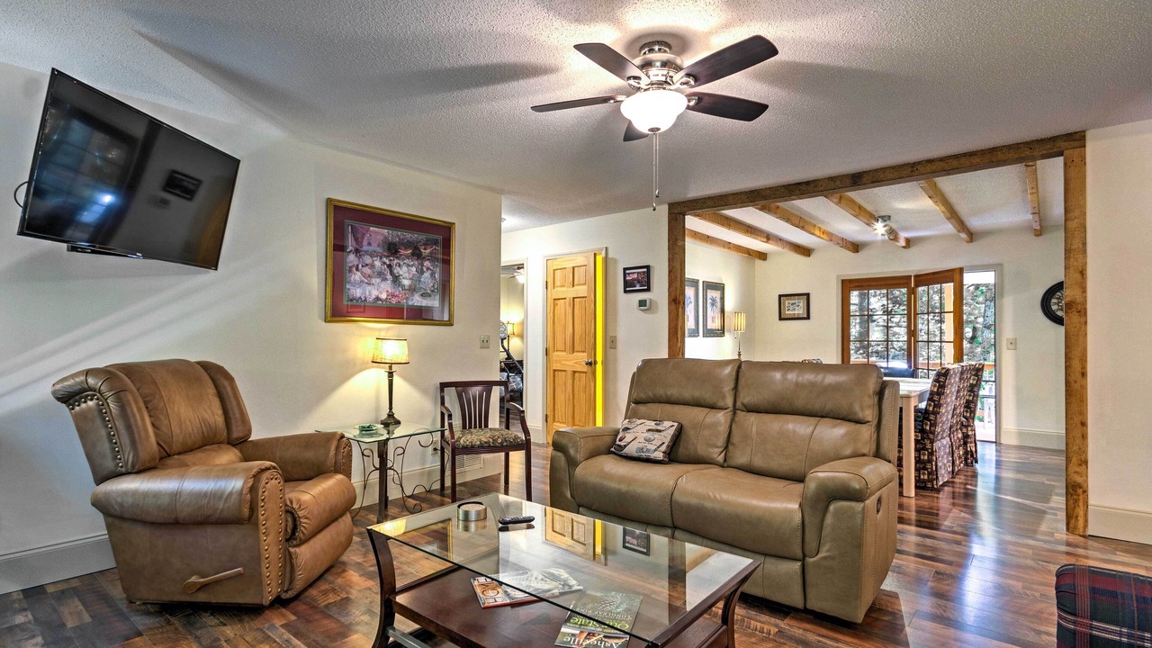 Photo of Livingroom in Royal Pines