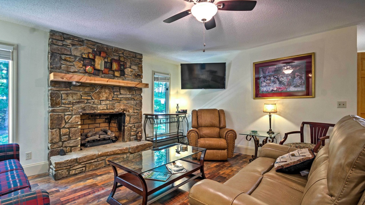 Photo of Livingroom in Royal Pines