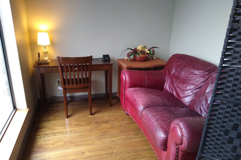 Photo of Bedroom in Frank