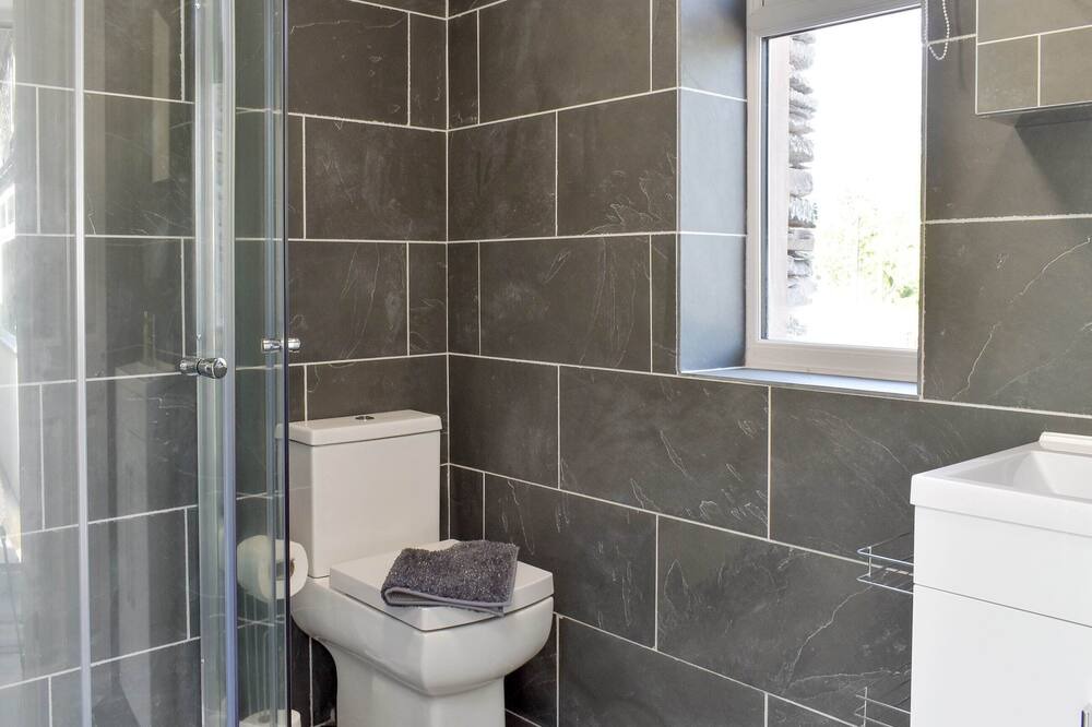 Photo of Bathroom in Backbarrow