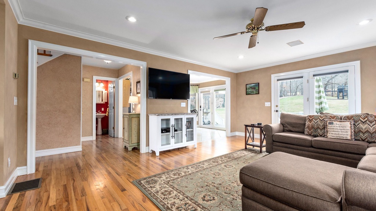 Photo of Livingroom in Leicester