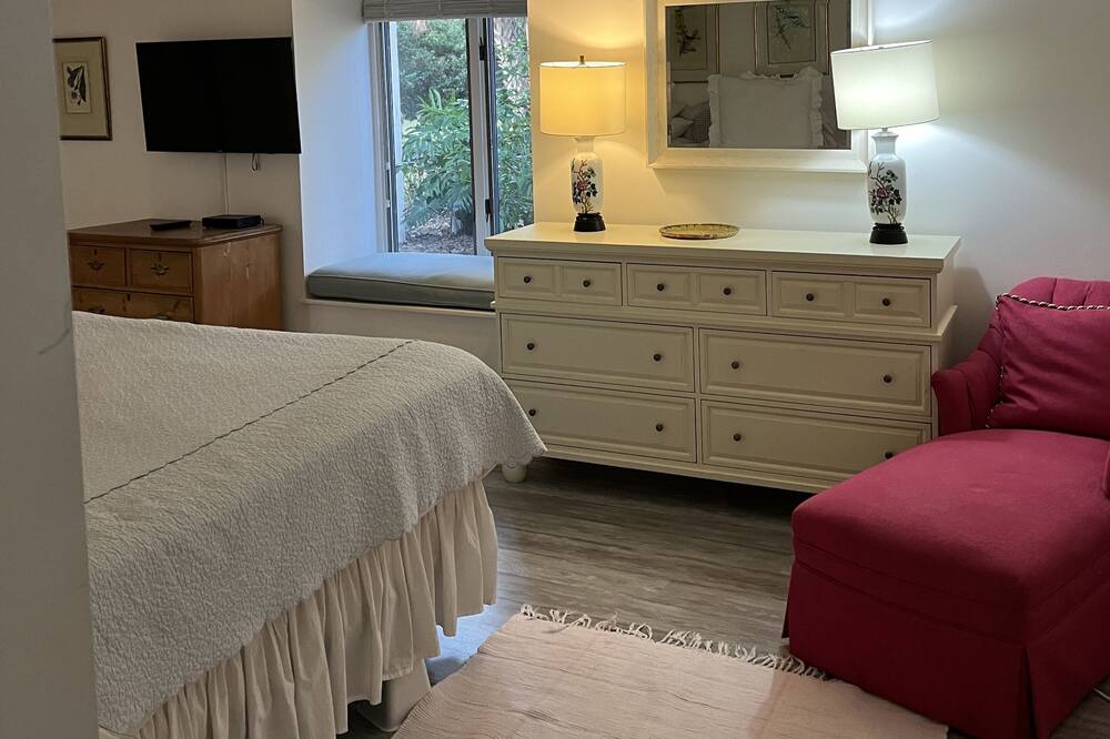 Photo of Bedroom in Lawton Woods