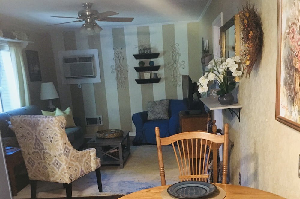 Photo of Kitchen in Laurel Park