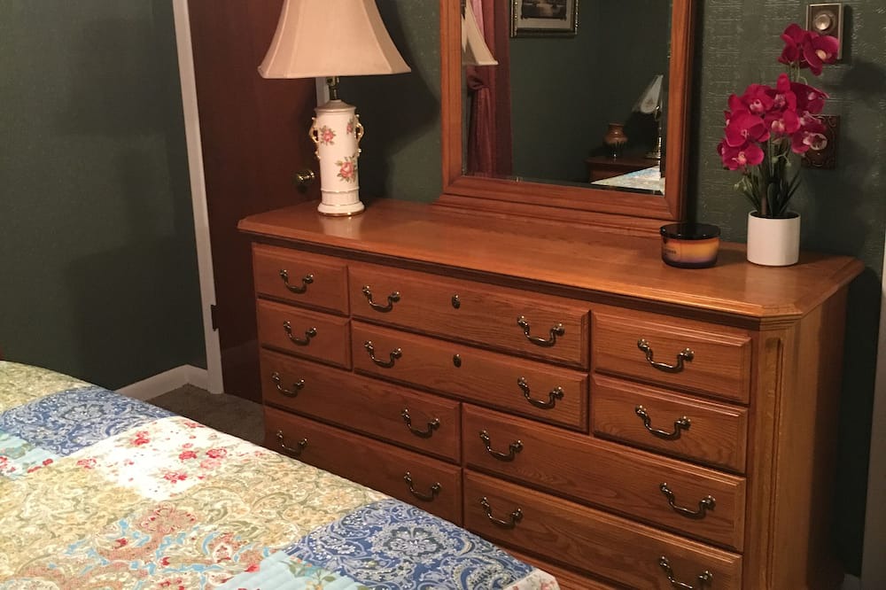 Photo of Bedroom in Laurel Park