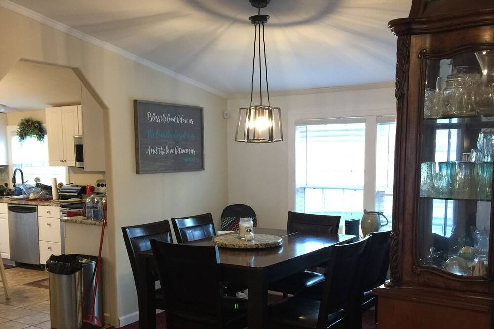 Photo of Livingroom in Greensboro