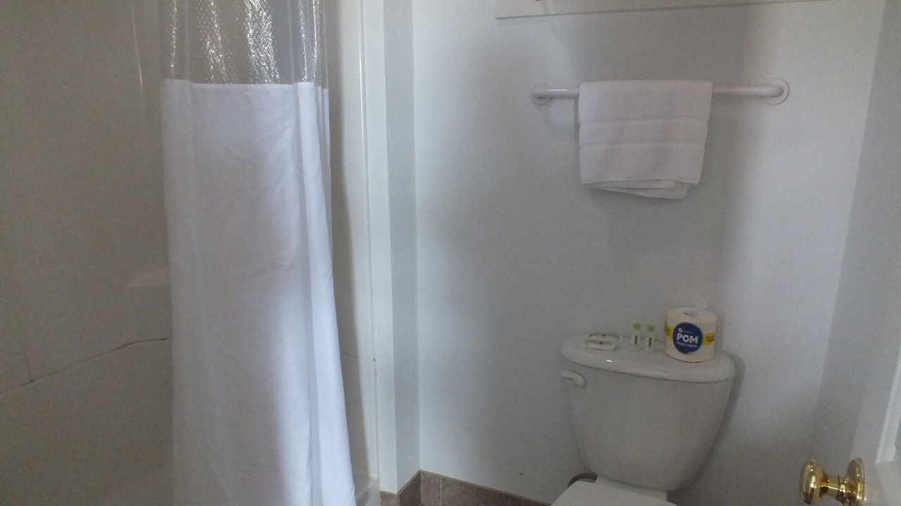 Photo of Bathroom in Manteo