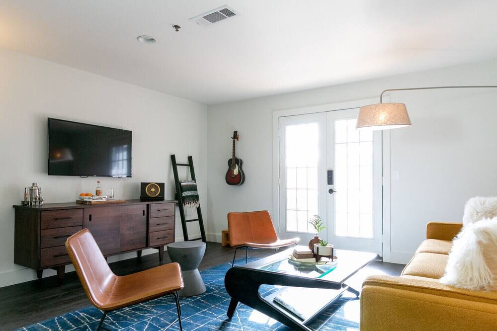 Photo of Livingroom in Rutledge Hill