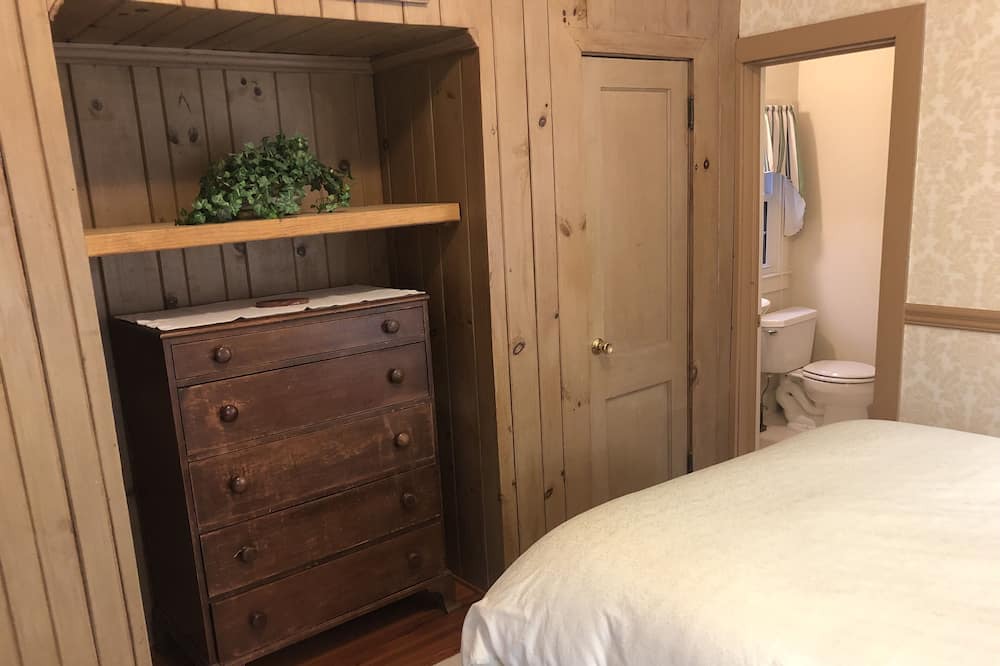 Photo of Bedroom in Laurel Park