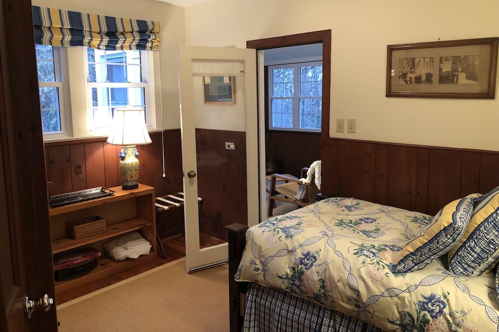 Photo of Bedroom in Laurel Park