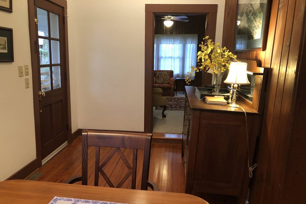 Photo of Livingroom in Laurel Park