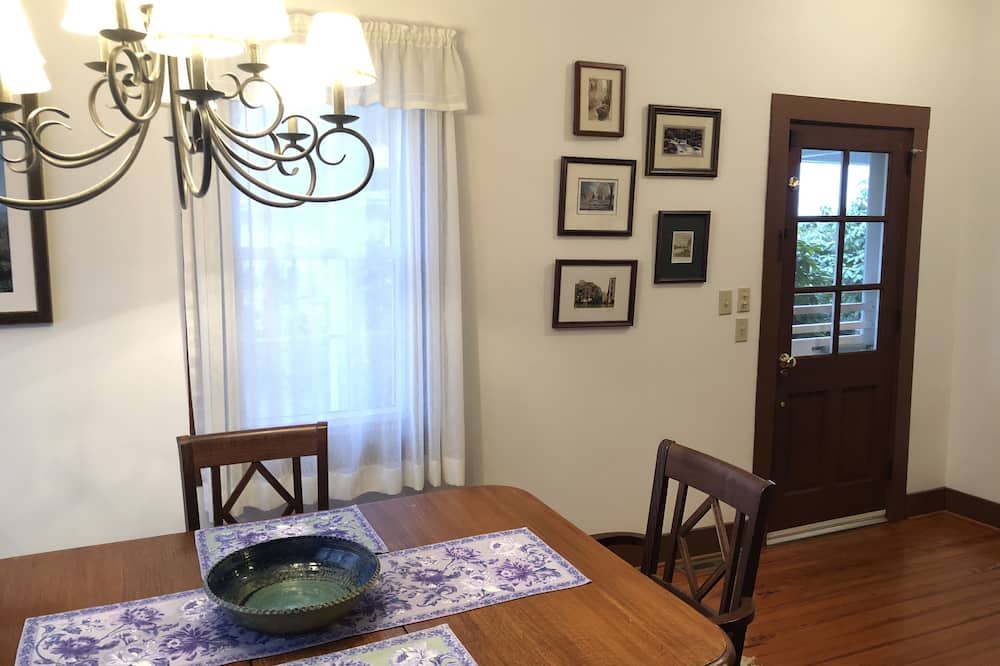Photo of Kitchen in Laurel Park