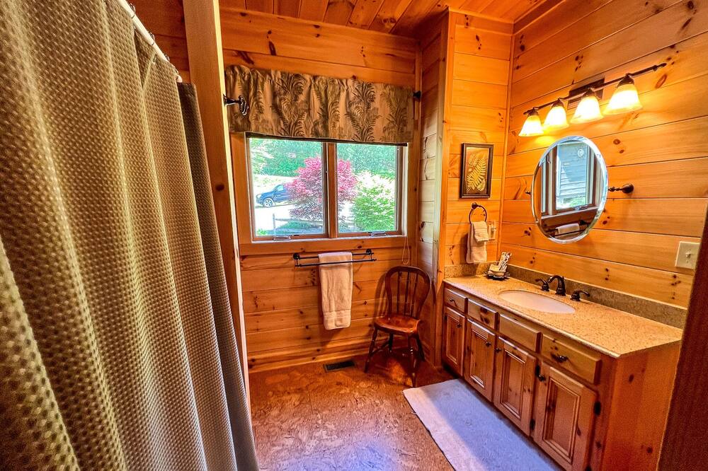 Photo of Bathroom in Laurel Springs