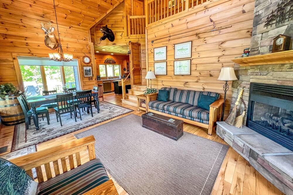 Photo of Livingroom in Laurel Springs