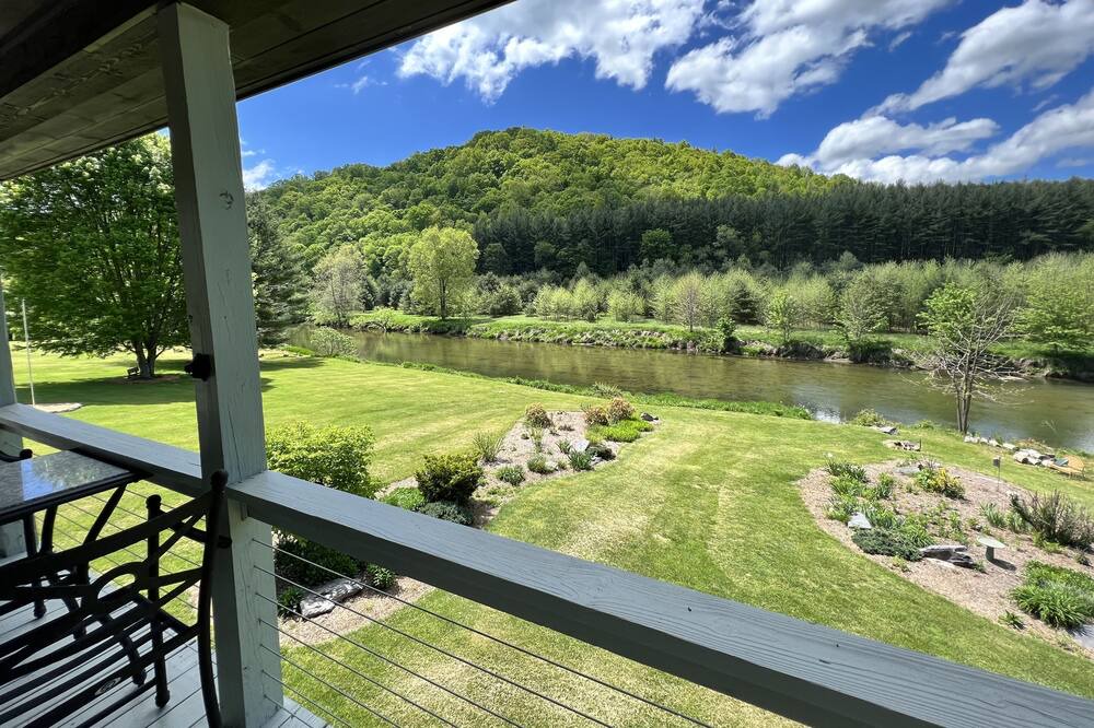 Photo of Patio Balcony in Laurel Springs