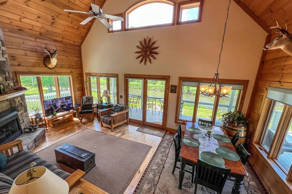 Photo of Livingroom in Laurel Springs