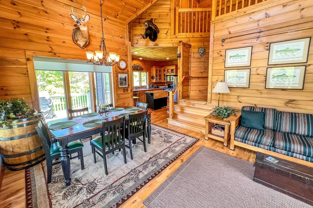 Photo of Livingroom in Laurel Springs