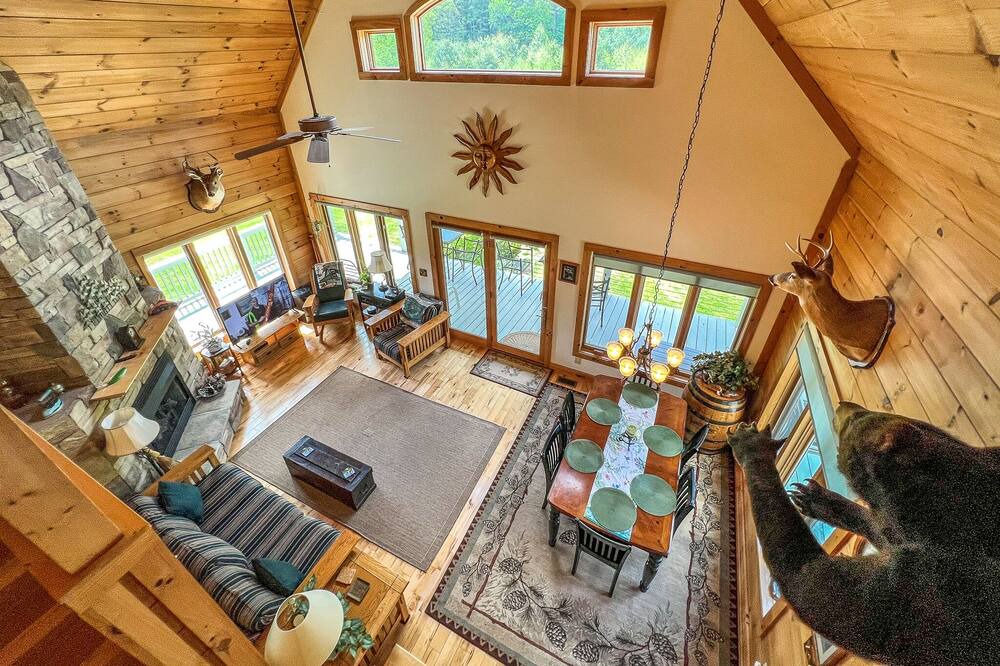 Photo of Livingroom in Laurel Springs