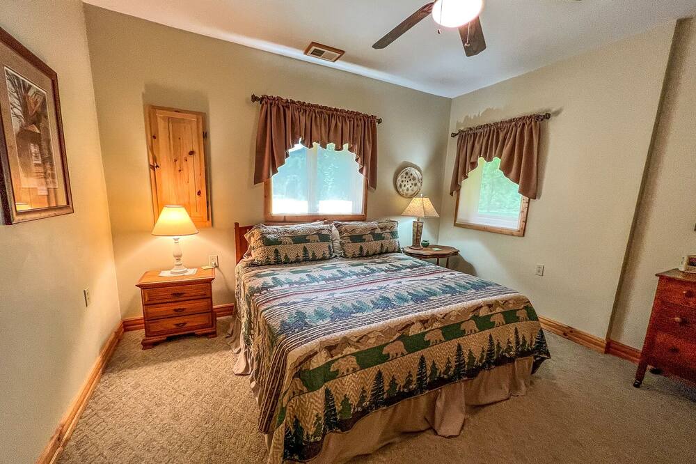 Photo of Bedroom in Laurel Springs