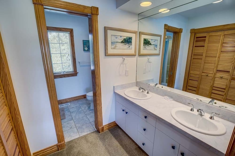 Photo of Bathroom in Pine Island