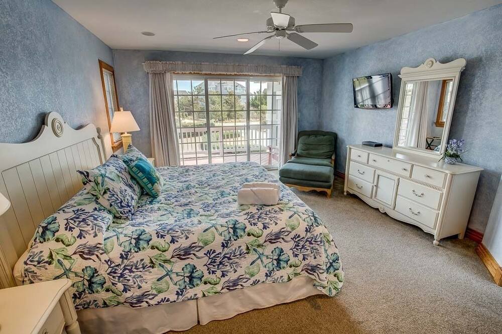 Photo of Bedroom in Pine Island