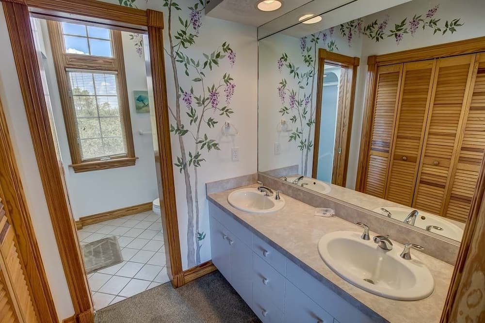 Photo of Bathroom in Pine Island
