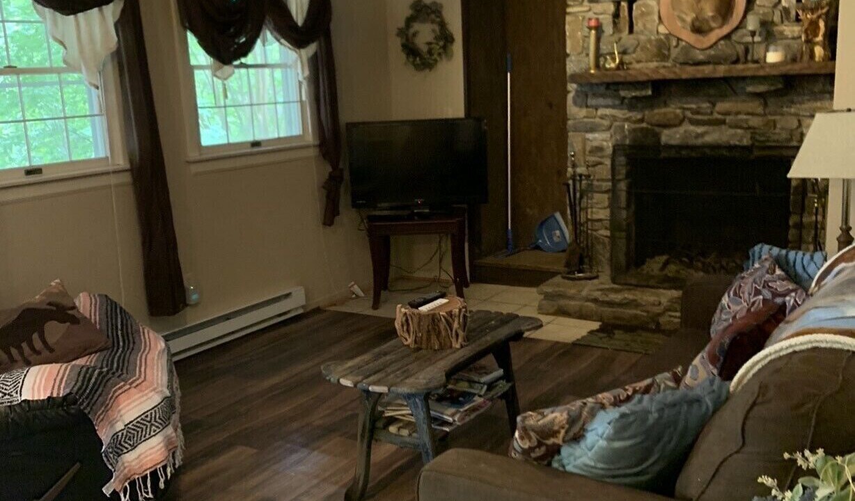 Photo of Livingroom in Chimney Rock