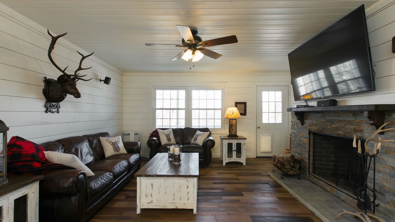 Photo of Livingroom in Bent Creek