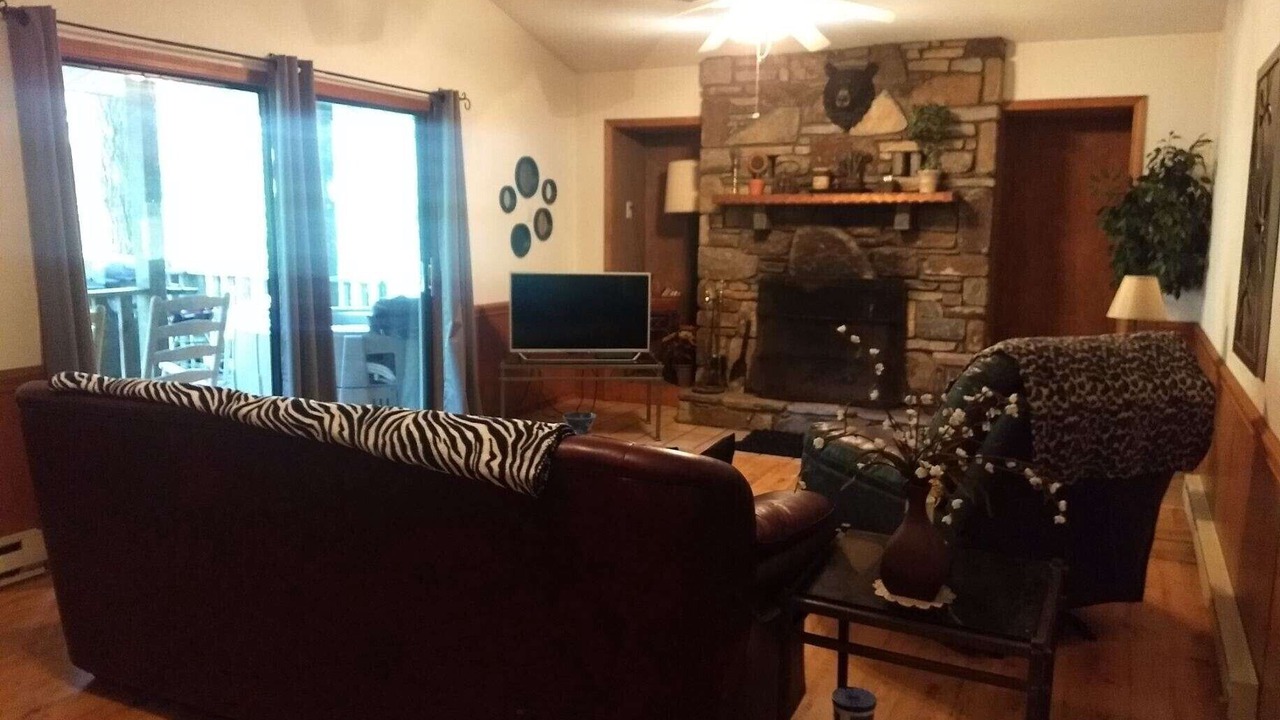 Photo of Livingroom in Chimney Rock
