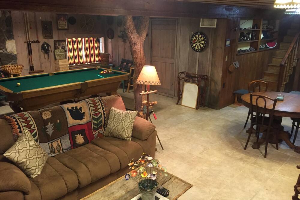 Photo of Livingroom in Scaly Mountain