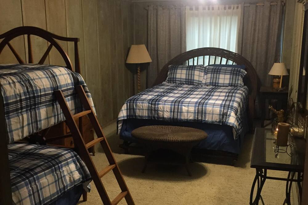 Photo of Bedroom in Scaly Mountain