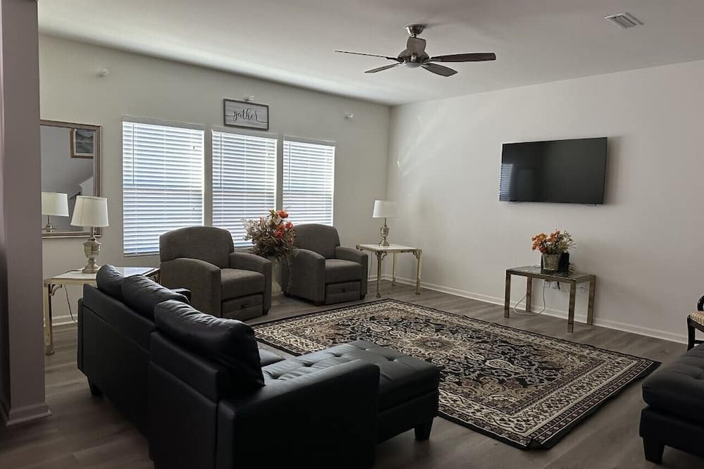 Photo of Livingroom in Winston - Salem