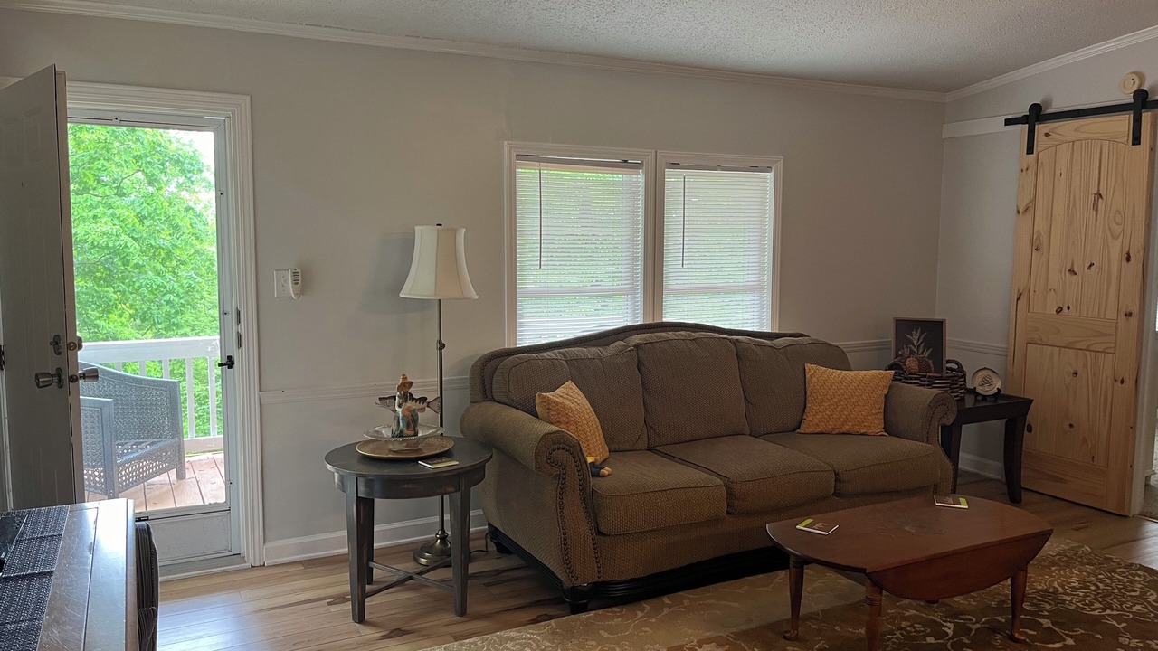 Photo of Livingroom in Morganton