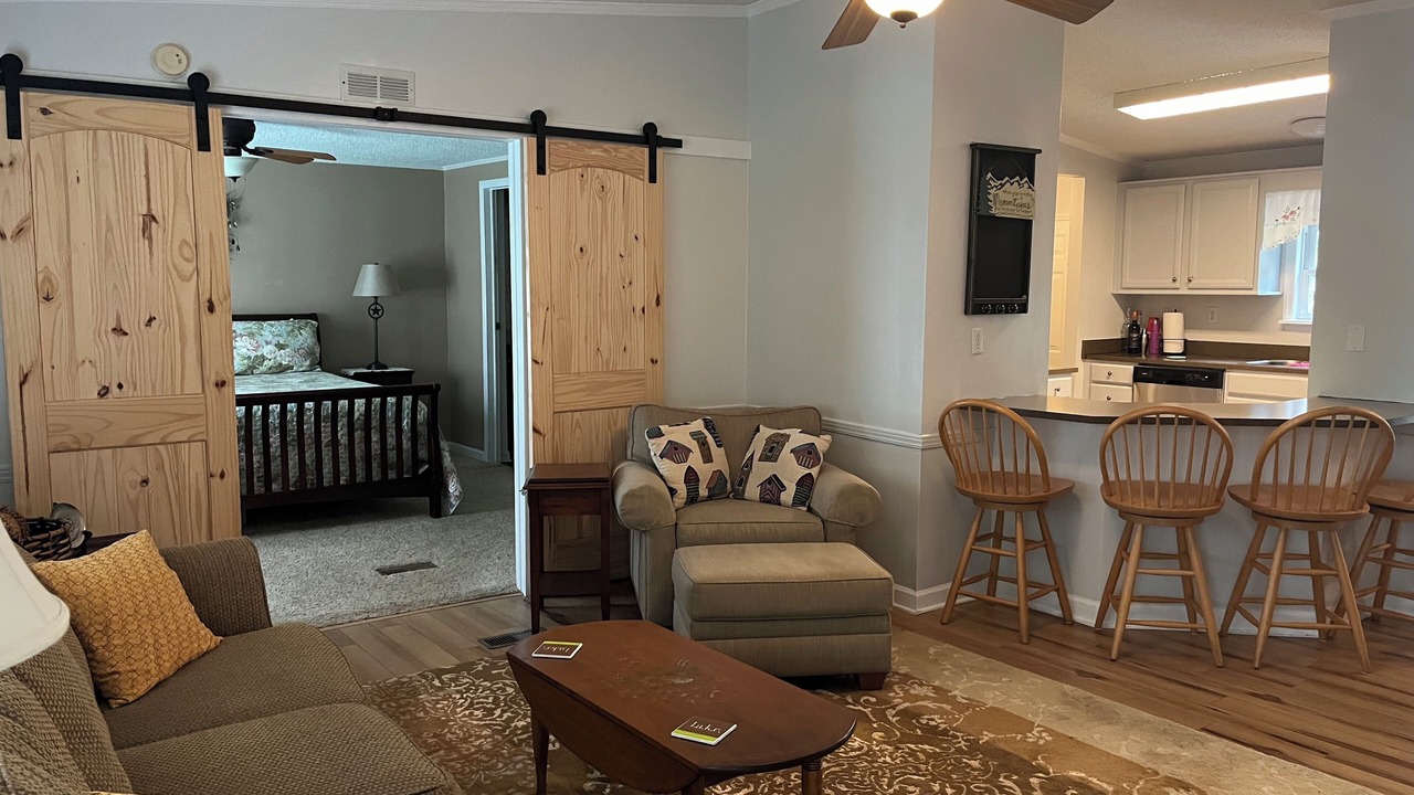 Photo of Livingroom in Morganton