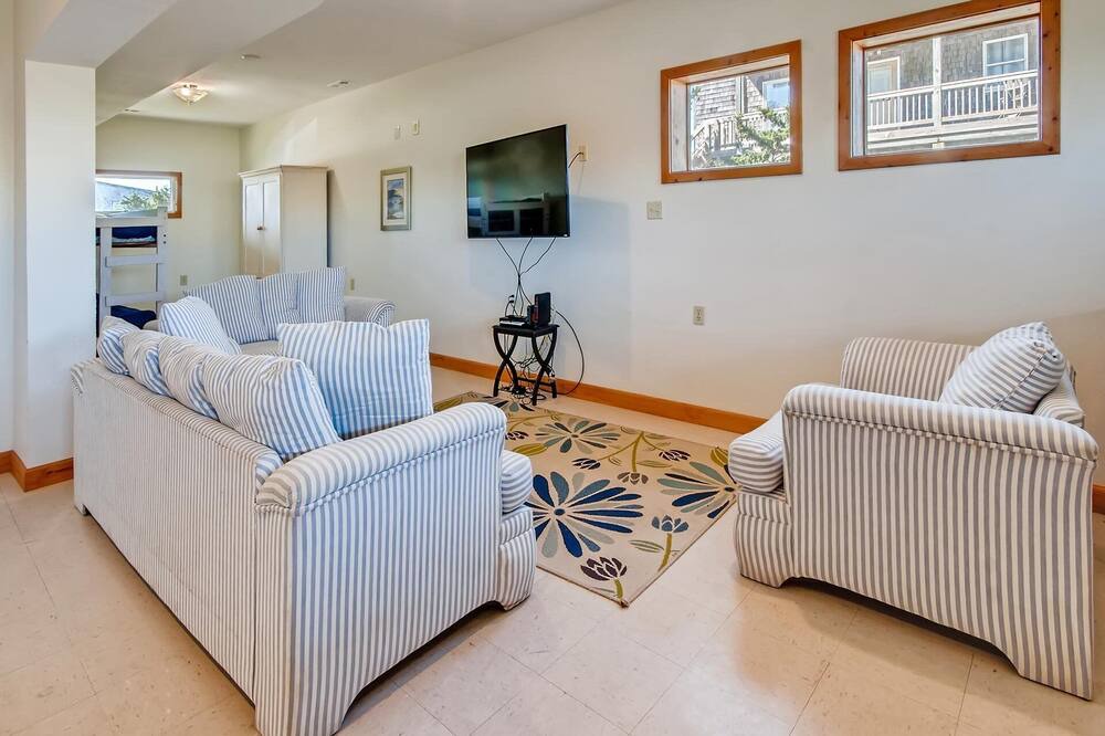 Photo of Bedroom in Waves