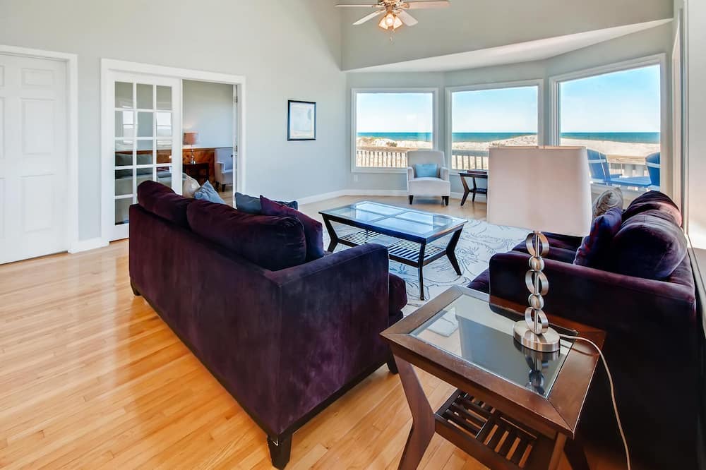 Photo of Bedroom in Waves