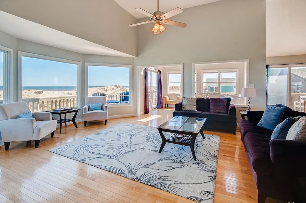 Photo of Bedroom in Waves