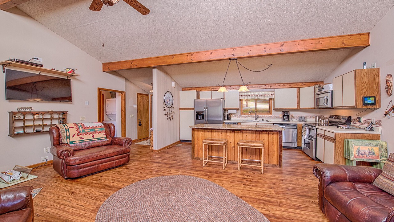 Photo of Livingroom in Valley Creek Run