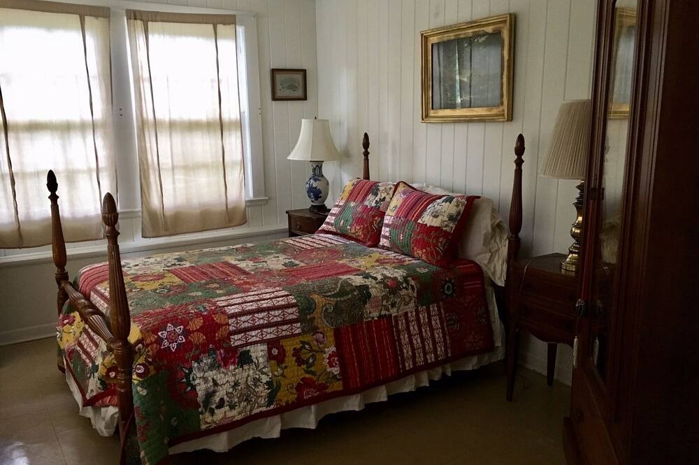Photo of Bedroom in Lynn