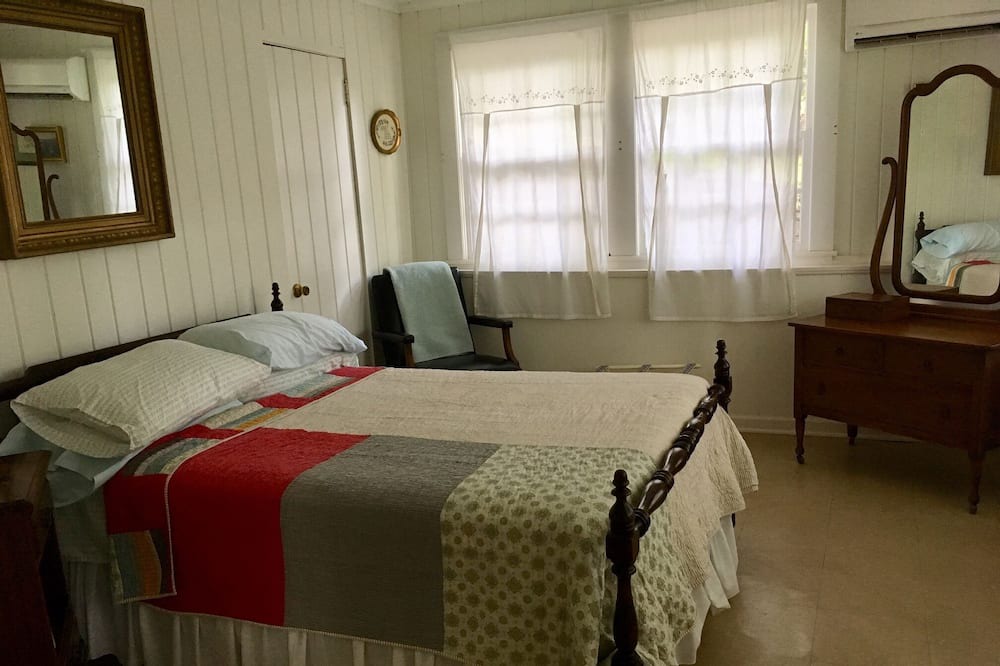 Photo of Bedroom in Lynn